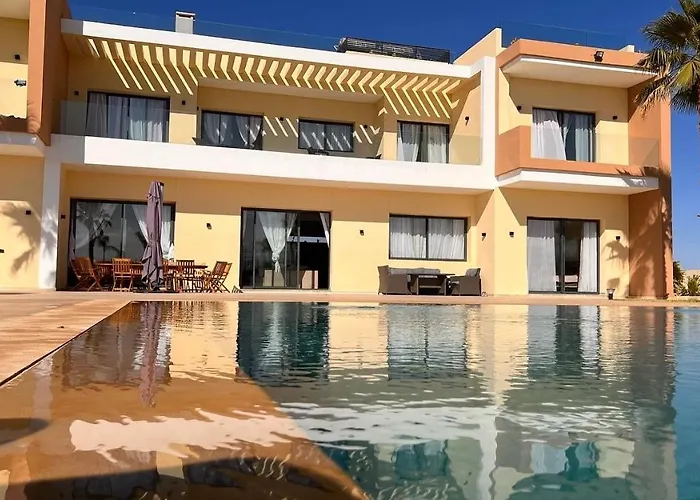 VILLA DALI avec TERRAINS FOOT,BASKET,CROSS-FIT Marrakesh